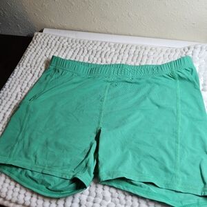 1New Lilly pulitzer green shorts